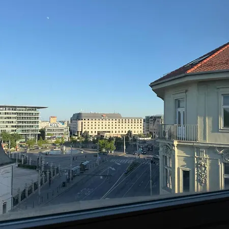 Grand Historic By Presidential Palace *