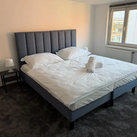 Grand Historic By Presidential Palace Apartment